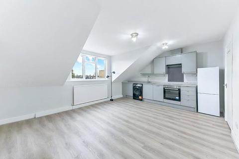 2 bedroom apartment to rent, Lower Richmond Road, London, SW15