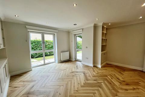 2 bedroom apartment to rent, Dundreggan Gardens, Manchester, M20