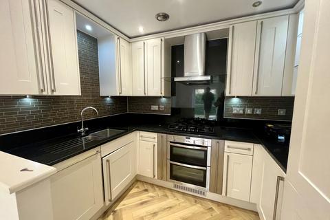 2 bedroom apartment to rent, Dundreggan Gardens, Manchester, M20