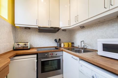 1 bedroom flat to rent, 79 Palace Gardens Terrace, London W8