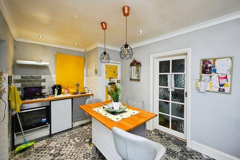 2 bedroom house for sale, Edgehill Grove, Mansfield Woodhouse, Mansfield, Nottinghamshire, NG19