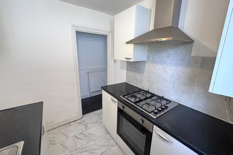 2 bedroom maisonette for sale, Victoria Avenue, East Ham, London, E6