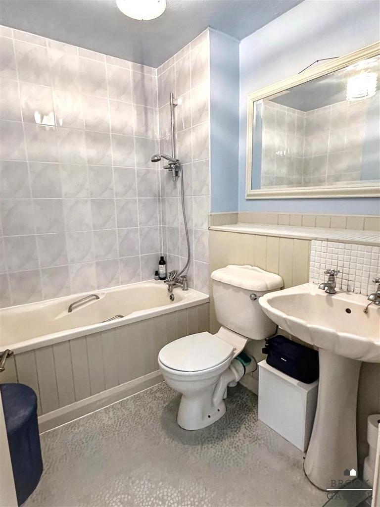 01323 438506
