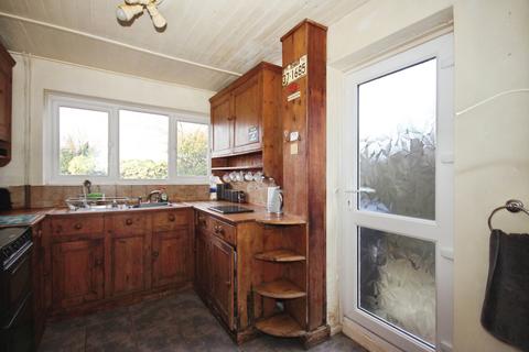 3 bedroom semi-detached house for sale, Thornley Close, LEAMINGTON SPA, Warwickshire, CV31