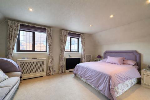 4 bedroom detached house for sale, Priory Field Drive, Edgware, HA8