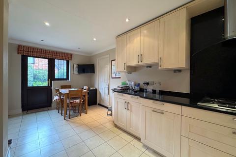 4 bedroom detached house for sale, Priory Field Drive, Edgware, HA8