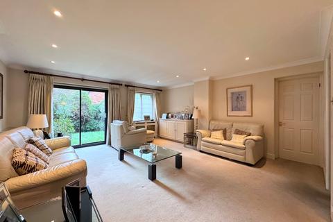 4 bedroom detached house for sale, Priory Field Drive, Edgware, HA8