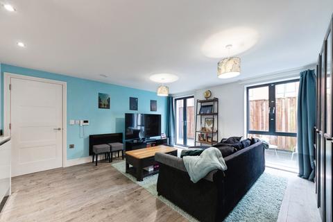 2 bedroom flat for sale, Alcester Road, Moseley, West Midlands, B13