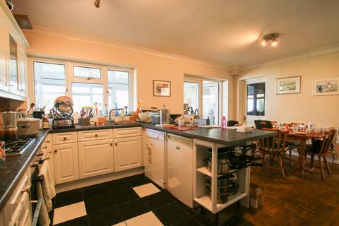 4 bedroom link detached house for sale, Salisbury Close, Wokingham, RG41