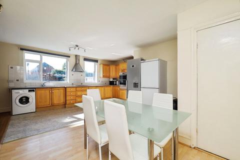 undefined, Wollaton Road, Wollaton, Nottingham, NG8