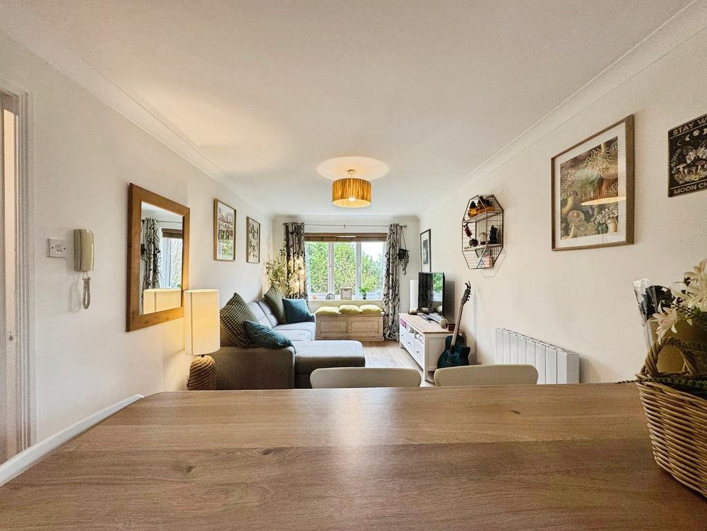 Kitchen Lounge