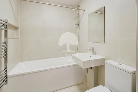2 bedroom apartment to rent, Hurworth Avenue, Langley SL3