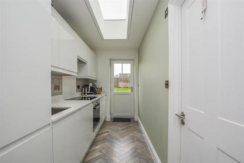 2 bedroom terraced house for sale, Crescent Road, Warley, Brentwood
