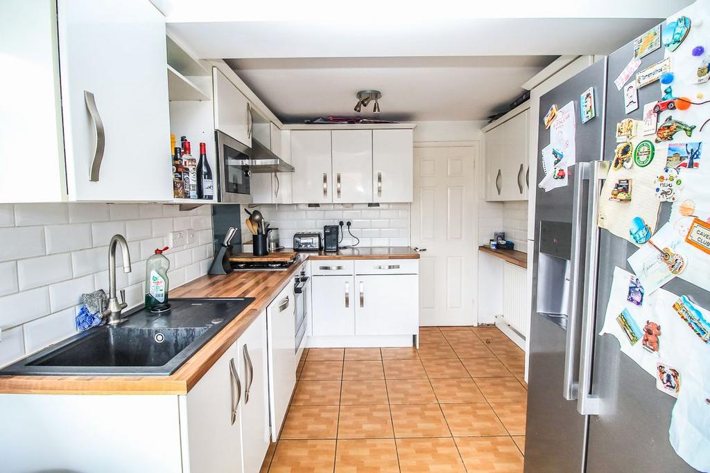 Kitchen/Dining