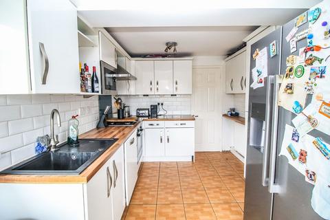 2 bedroom flat for sale, Mardale, Albany, Washington, NE38