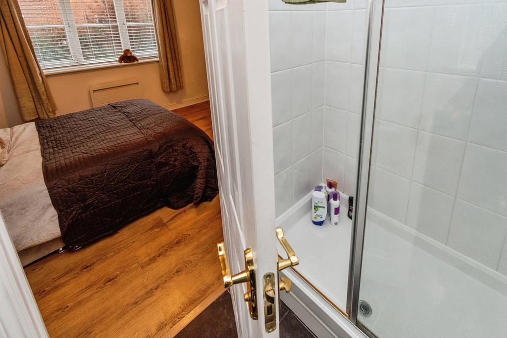 En Suite / Bedroom 1