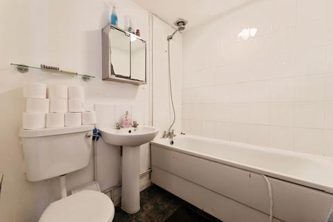 1 bedroom flat for sale, Dellow Close, Ilford, IG2