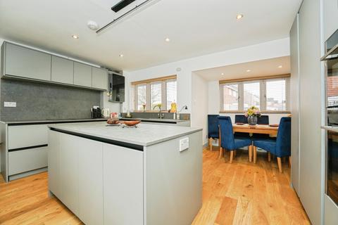 3 bedroom semi-detached house for sale, Keats Avenue, Worcester, Worcestershire, WR3