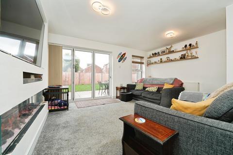 3 bedroom semi-detached house for sale, Keats Avenue, Worcester, Worcestershire, WR3