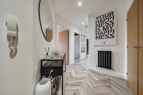 2 bedroom apartment for sale, Oaktree Gardens, London