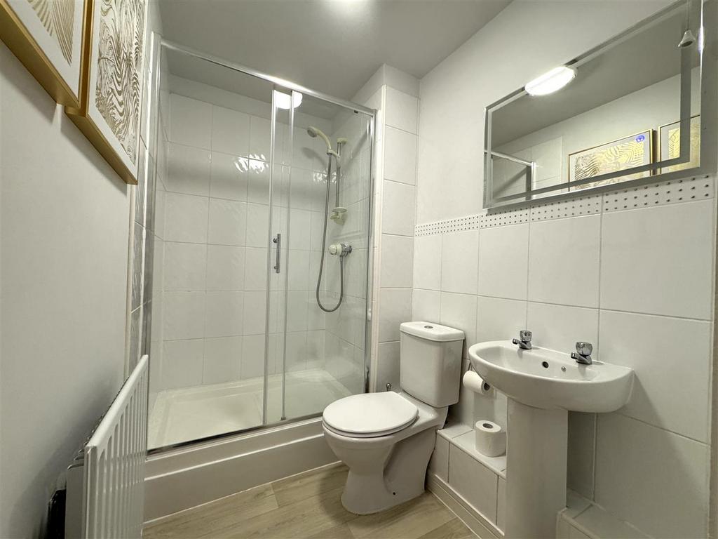 Ensuite pic 2.jpeg