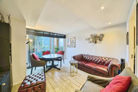 1 bedroom flat for sale, The Q Building, 110 The Grove, London, E15