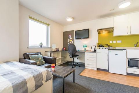 Studio to rent, 70 Russell Street, Nottingham NG7