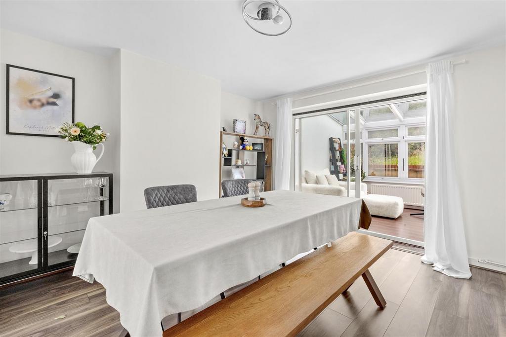 32 Perth Rd, HP13 6 XX-8.jpg