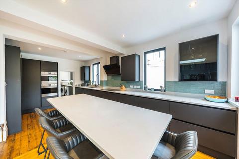 undefined, Villiers Avenue, Surbiton KT5