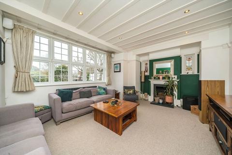 undefined, Villiers Avenue, Surbiton KT5