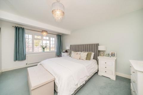 undefined, Giggs Hill Gardens, Thames Ditton KT7