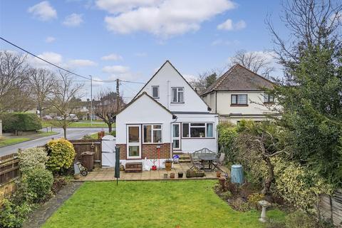 3 bedroom detached house for sale, Oakwood Avenue, Hutton, Brentwood