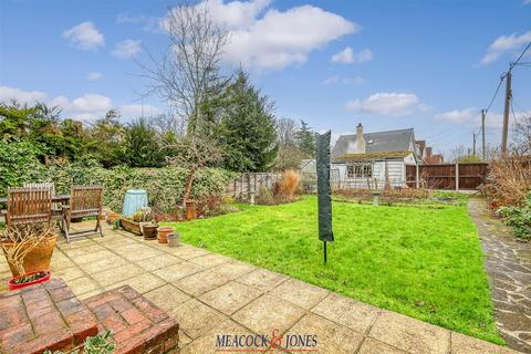 3 bedroom detached house for sale, Oakwood Avenue, Hutton, Brentwood