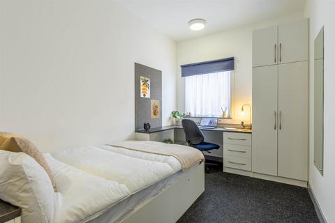 Studio to rent, 70 Russell Street, Nottingham NG7