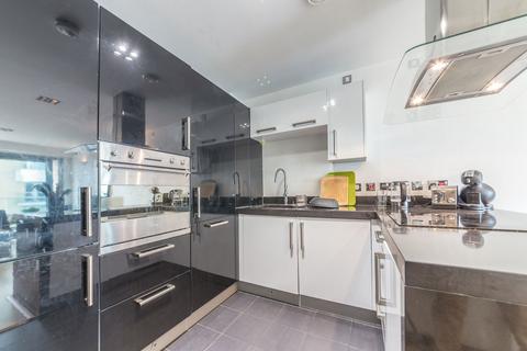 1 bedroom flat to rent, Vicentia Court, LONDON SW11