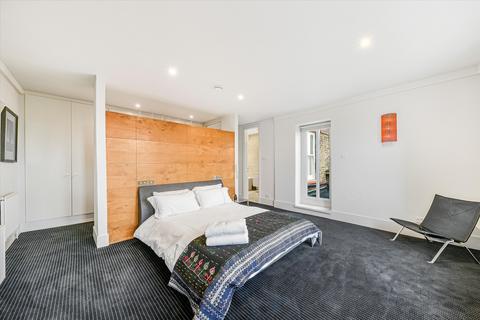 4 bedroom apartment to rent, Lyndhurst Road, Hampstead, NW3