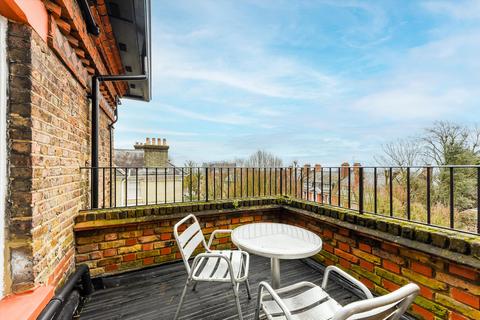 4 bedroom apartment to rent, Lyndhurst Road, Hampstead, NW3