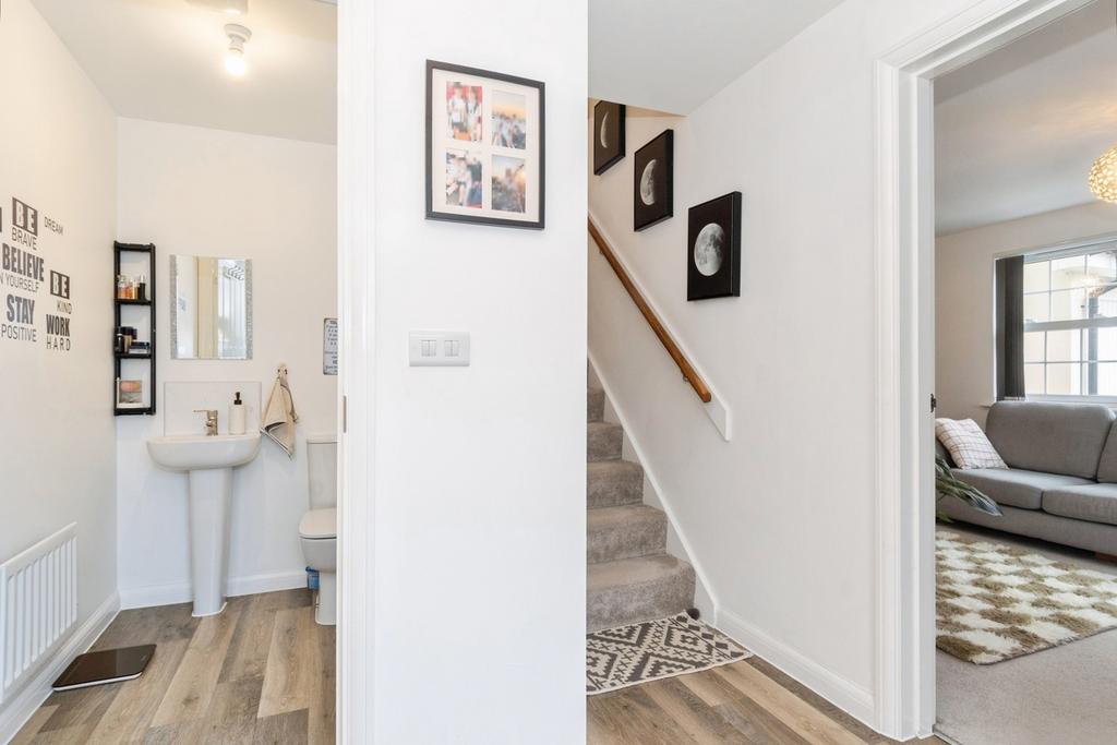 Hallway/Cloakroom