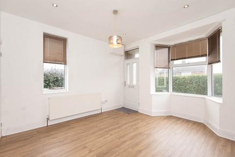 3 bedroom end of terrace house to rent, Mansfield Road, Sheffield S21