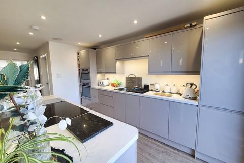 3 bedroom semi-detached house for sale, Oakridge Road, Redbridge, SO15