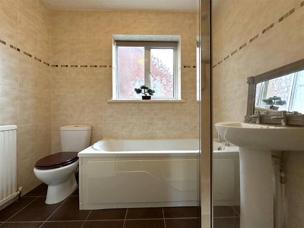 Four-Piece Bathroom 481