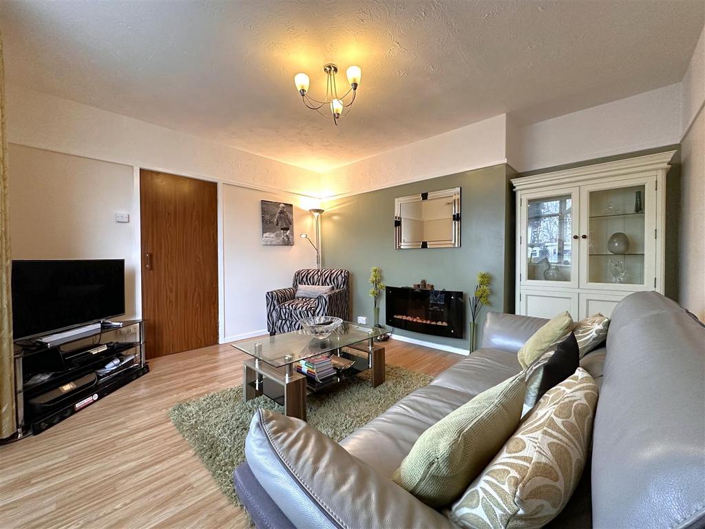 Generous Lounge 522