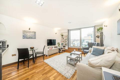 1 bedroom flat for sale, Bridges Court Road, London SW11
