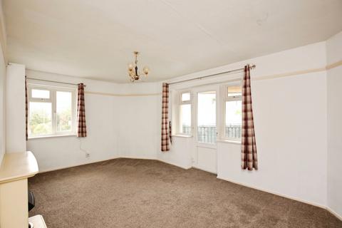 3 bedroom flat for sale, Warbro Road, Torquay, Devon, TQ1