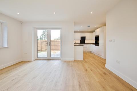 3 bedroom semi-detached house for sale, Hillcrest, Harberts Road, Harlow