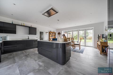 5 bedroom detached house for sale, The Gables, Fleckney, Leicestershire