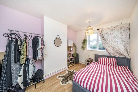 3 bedroom maisonette for sale, Kingsman Street, London, SE18
