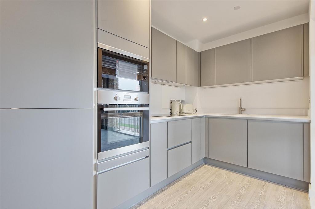 Kitchen 2.jpg
