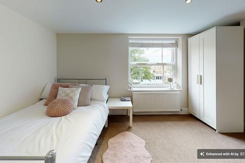 4 bedroom apartment to rent, Derby Road, Lenton,