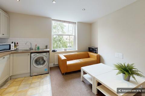 4 bedroom apartment to rent, Derby Road, Lenton,
